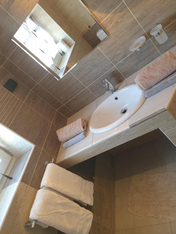 Smartno Apartmaji Sobe Josko المظهر الخارجي الصورة